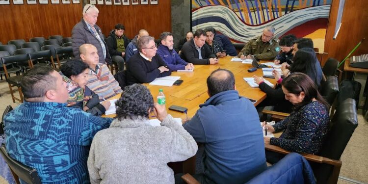 Autoridades y empresas forestales acuerdan medidas en tramo en intervención en la ruta U-40
