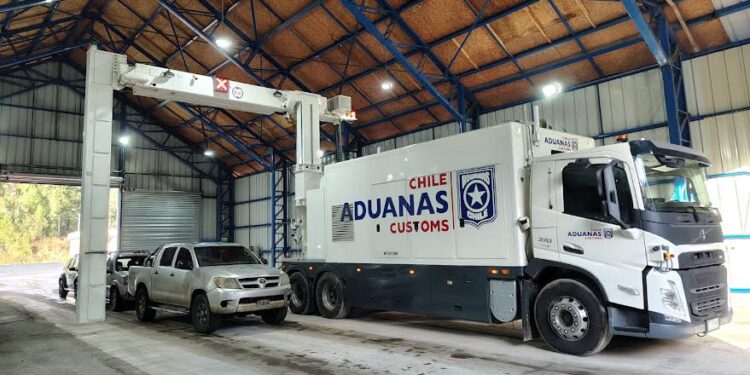 Nuevo camión escáner de Aduanas ya está operando en paso fronterizo Cardenal Samoré