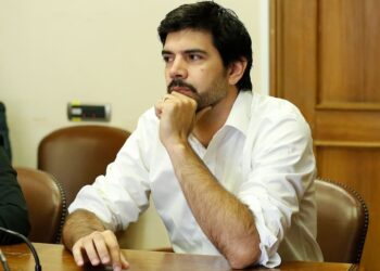 Joaquín Lavín León declaró ante Fiscalía por causa de corrupción