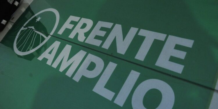 Frente Amplio niega vínculos con ProCultura y acusa persecución política