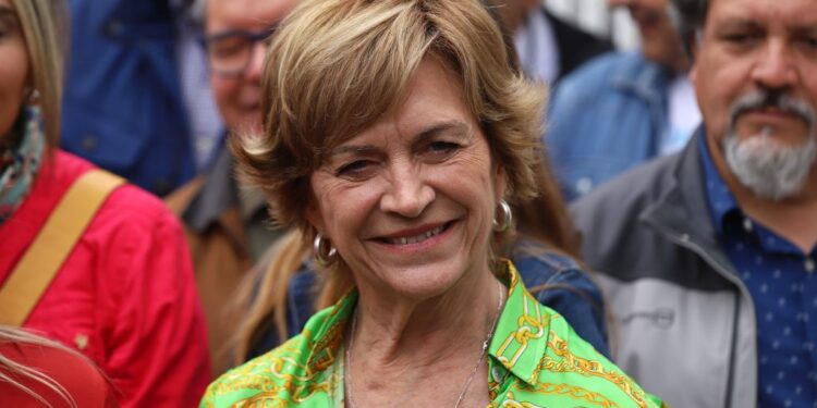 Criteria: Matthei se posiciona como la figura con mayor respaldo ciudadano en carrera presidencial