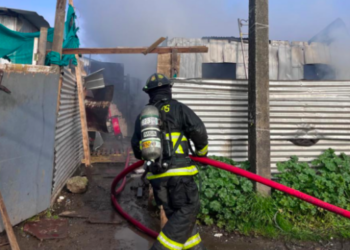 Incendio destruyó cinco viviendas de campamento en Osorno dejando a 10 damnificados