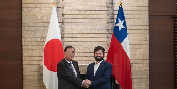 Presidente Boric se reunió con primer ministro de Japón para ver mercados e intercambio cultural