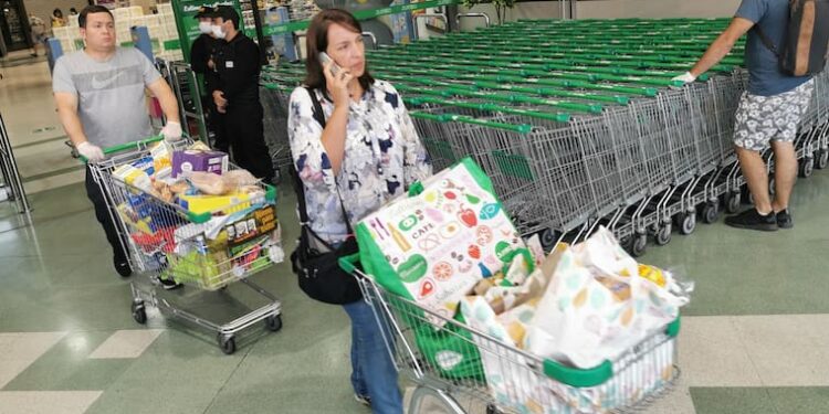 Cómo funcionan los supermercados y malls este miércoles 21 de mayo para el Día de las Glorias Navales en Chile