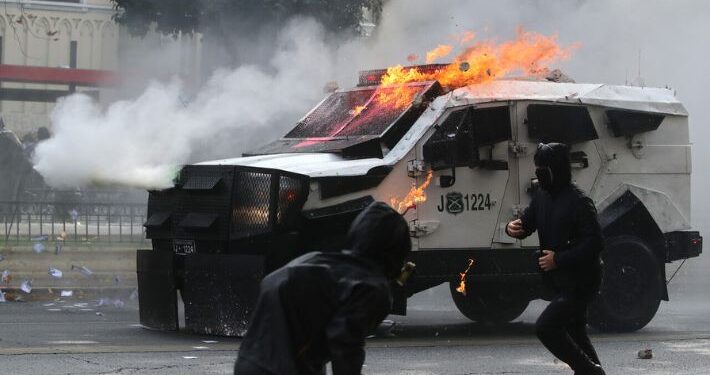 Día del Trabajador: Carabineros informa de 21 detenidos en el marco de manifestaciones