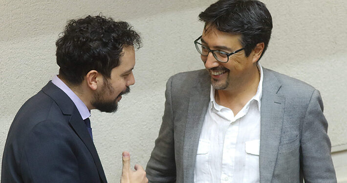 Frente Amplio busca prohibir el voto de extranjeros frenando avance de proyecto