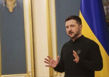 Zelenski acepta reunirse con Putin en Turquía a cambio de un cese al fuego desde este lunes
