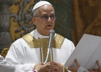 En su primera misa: Papa León XIV pide a los cardenales que «caminen a su lado»