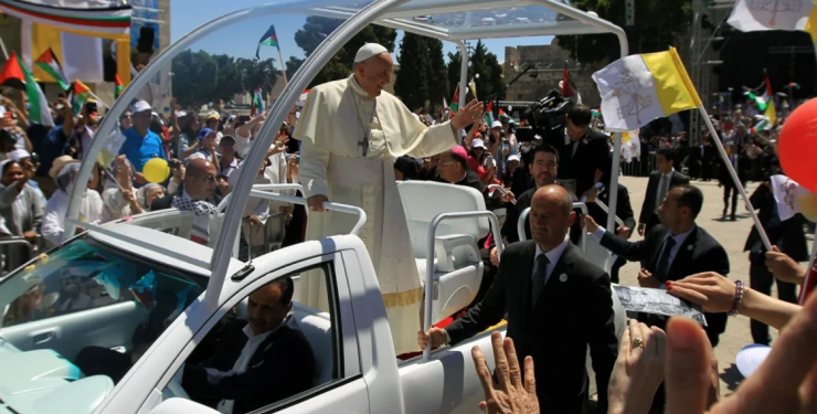 Francisco donó papamóvil para que sea transformado en unidad sanitaria para niños y enviado a Gaza
