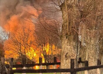 Incendio destruyó en su totalidad vivienda en sector Las Quemas de Osorno