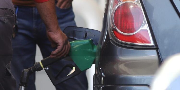 ENAP confirma fuerte alza en los precios de las bencinas desde este jueves