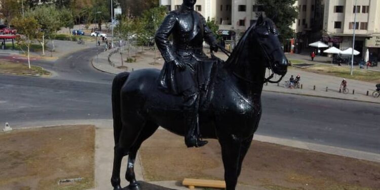Regresa monumento a Baquedano a Plaza Italia: estará acompañado por escultura de Gabriela Mistral
