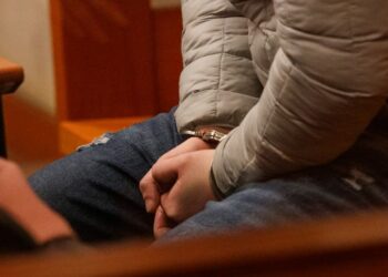 Prisión preventiva para hombre acusado de asesinar a su hijastro de 10 años con TEA en Talcahuano