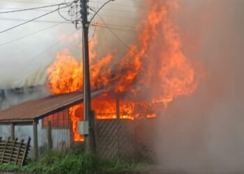 Incendio destruyó vivienda en sector rural de Río Negro