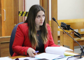 Suspenden a fiscal de Puerto Varas por viajar fuera del país durante licencia médica
