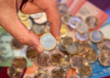 Banco Central lanza nueva moneda de $100 para conmemorar su centenario