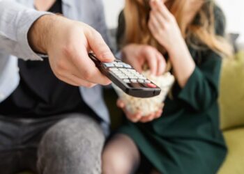 Encuesta del Sernac: Chilenos gastan en promedio $22.809 en plataformas de streaming