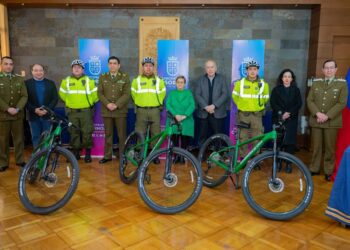 Municipalidad de Osorno entregó bicicletas de alta gama a Carabineros para reforzar seguridad