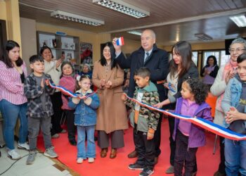 Inauguran proyecto de mejoramiento de biblioteca municipal población Schilling