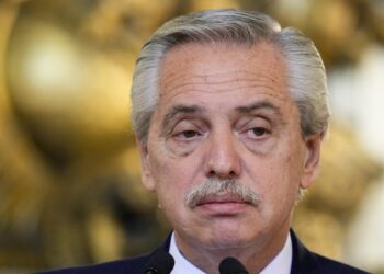 Procesan a Alberto Fernández por presunta red de corrupción con seguros estatales