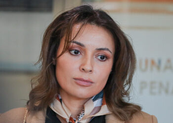 Tras solicitud del CDE: Juzgado ordena retener ingresos de Camila Polizzi por shows en club nocturno