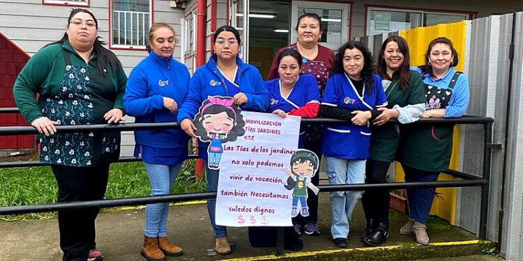 Funcionarias de jardines en Osorno cumplen 48 horas en paro y anuncian marcha