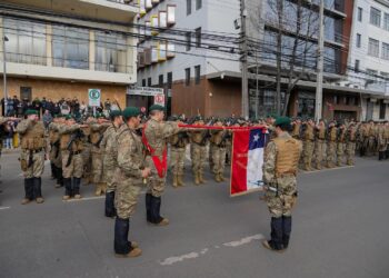 Ejército y autoridades realizaron Juramento a la Bandera en plaza de Armas de Osorno