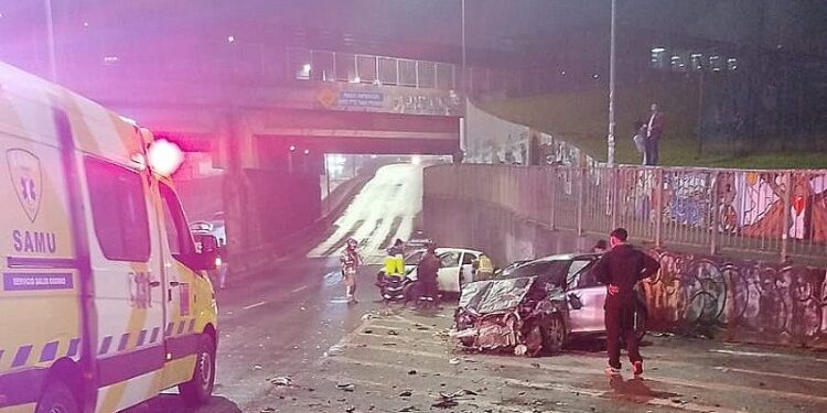 Triple colisión vehicular se registró la noche de este sábado en Puente San Pedro de Osorno