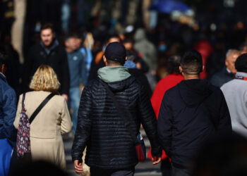 Costos laborales saltan 8,5% en mayo y encadenan 11 meses creciendo más que los sueldos