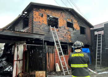 Incendio deja cuatro personas muertas en Valdivia: Víctimas fatales son dos mujeres y dos niños