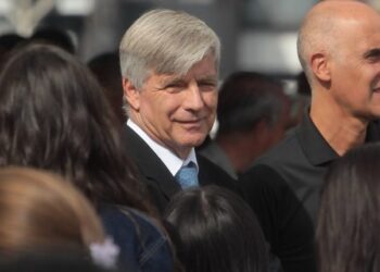 Harold Mayne-Nicholls asegura su lugar en papeleta presidencial tras alcanzar firmas requeridas por Servel