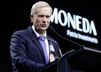 Encuesta Cadem: Kast lidera con 28% en primera vuelta y aventajaría a Jara por 13 puntos en balotaje