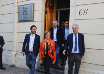 Matthei inscribió su candidatura presidencial y al pacto «Chile Grande y Unido»
