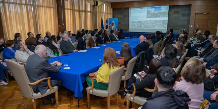 “Recuperemos el centro de Osorno”: realizan mesa de trabajo con empresarios, comercio y sociedad