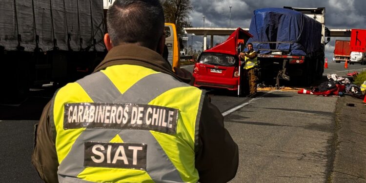 Conductora fallece tras impactar su vehículo contra camión cerca de peaje troncal en Purranque