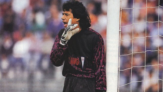 Preocupación en el fútbol chileno: Patricio Toledo se desplomó en la despedida de capitanes de la UC