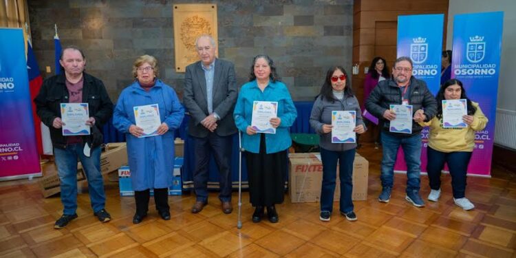 Municipio de Osorno entregó fondo Emprendis 2025 a personas con Discapacidad