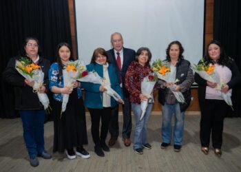 Osorninas fueron reconocidas por participación en programa Jefas de Hogar
