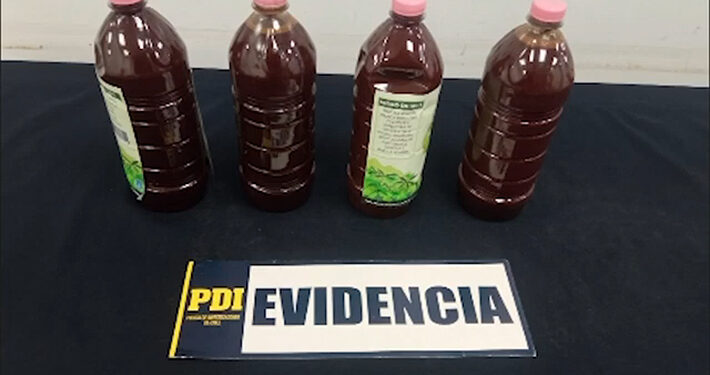 PDI detiene a dos ciudadanos extranjeros con más de 5 litros de ayahuasca en el aeropuerto de Santiago