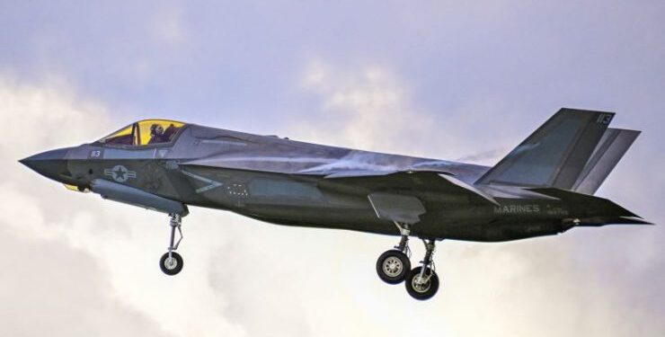 Venezuela denuncia que cinco cazas F-35 de EE.UU. volaron cerca de su costa en el Caribe