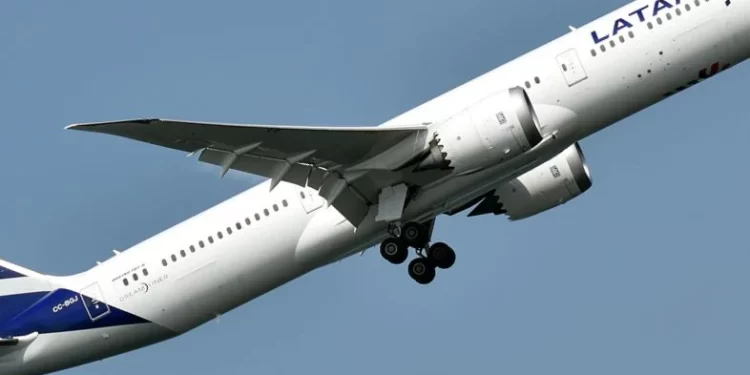 LATAM cancela vuelos por inminente huelga de pilotos