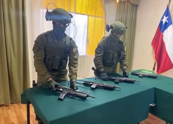 Incautan subametralladoras y cargadores en equipaje de pasajero