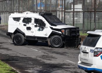 Carabineros imputados por muerte de hinchas de Colo Colo quedan con arresto domiciliario total