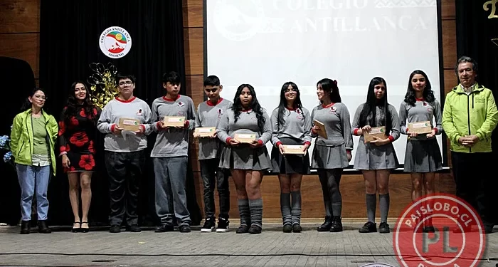 Red Ambiental Ciudadana de Osorno premia a estudiantes de Colegio Antillanca