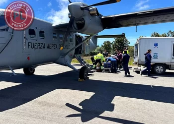 Carrera contra el tiempo: Avión de la FACh traslada a mujer con shock séptico