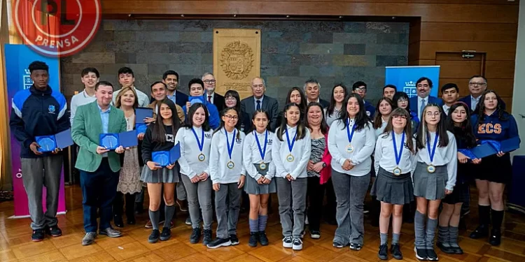 Osorno premia a los mejores de la educación pública en deporte y cultura
