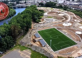 Acuden a Contraloría por cancha que sigue sin uso a un año de su inauguración