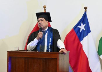 Rector Óscar Garrido recibe Doctorado Honoris Causa otorgado por universidad mexicana