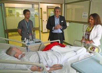 Gobernador Santana anuncia inversión para reducir listas de espera quirúrgicas en Los Lagos