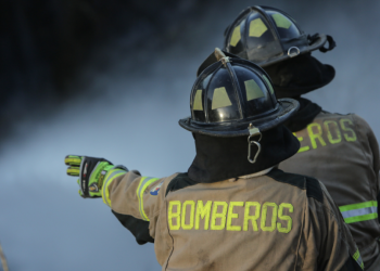 Senapred declara Alerta Roja en Paine por incendio forestal